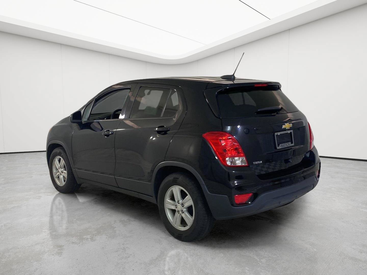 Certified 2020 Chevrolet Trax LS w/ Tint and Cruise Package FWD image 5