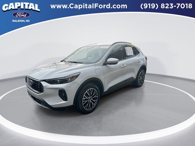 Certified 2025 Ford Escape SE w/ PHEV Premium Package image 4