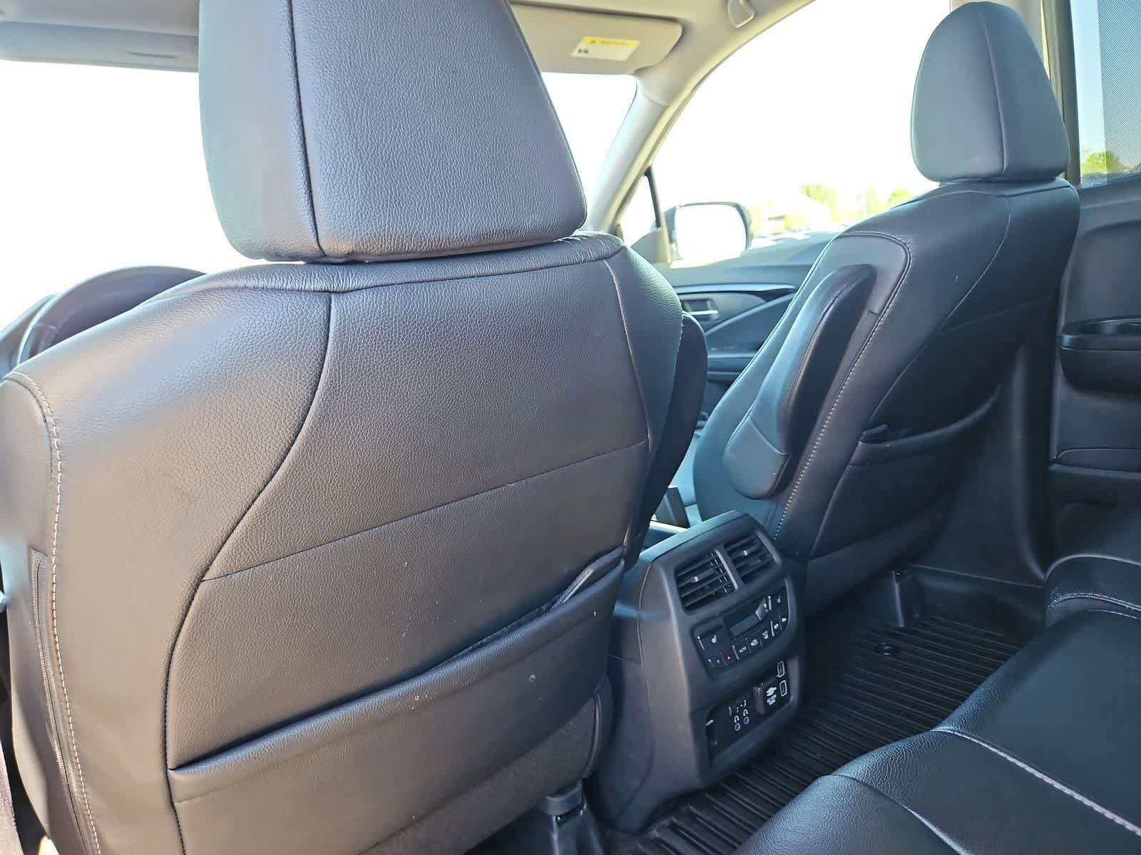 Used 2020 Honda Pilot Touring image 17