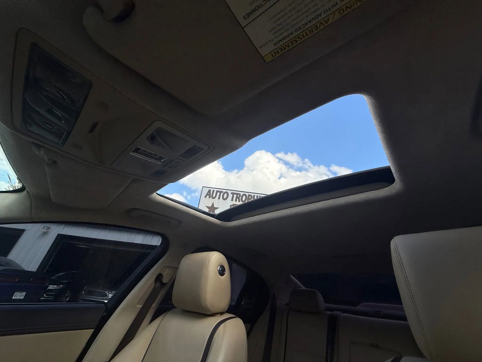 Used 2012 Jaguar XF Portfolio image 19