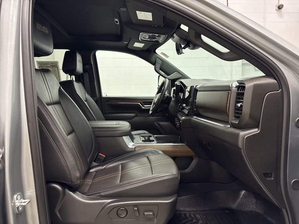 Used 2024 Chevrolet Silverado 3500 High Country w/ High Country Premium Package AWD/4WD image 40