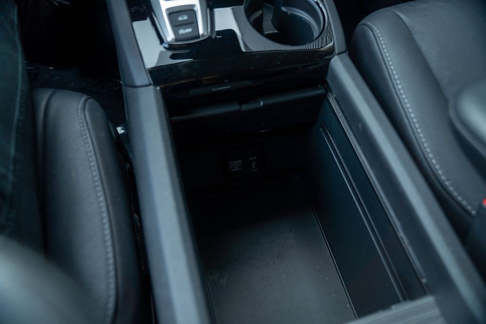 Used 2016 Honda Pilot Touring image 16