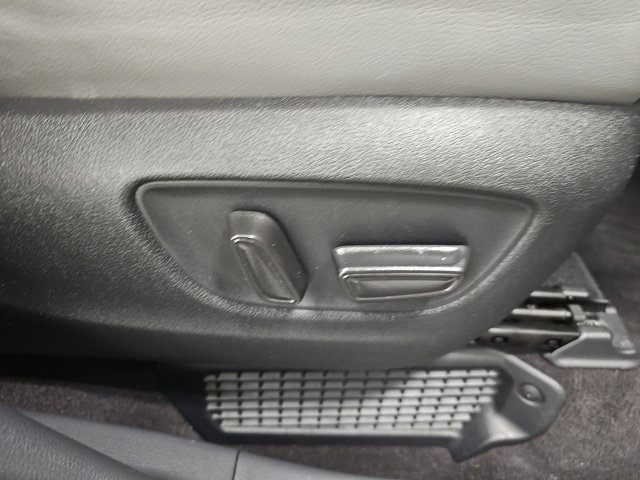 Certified 2023 Toyota Sienna Limited AWD/4WD image 42