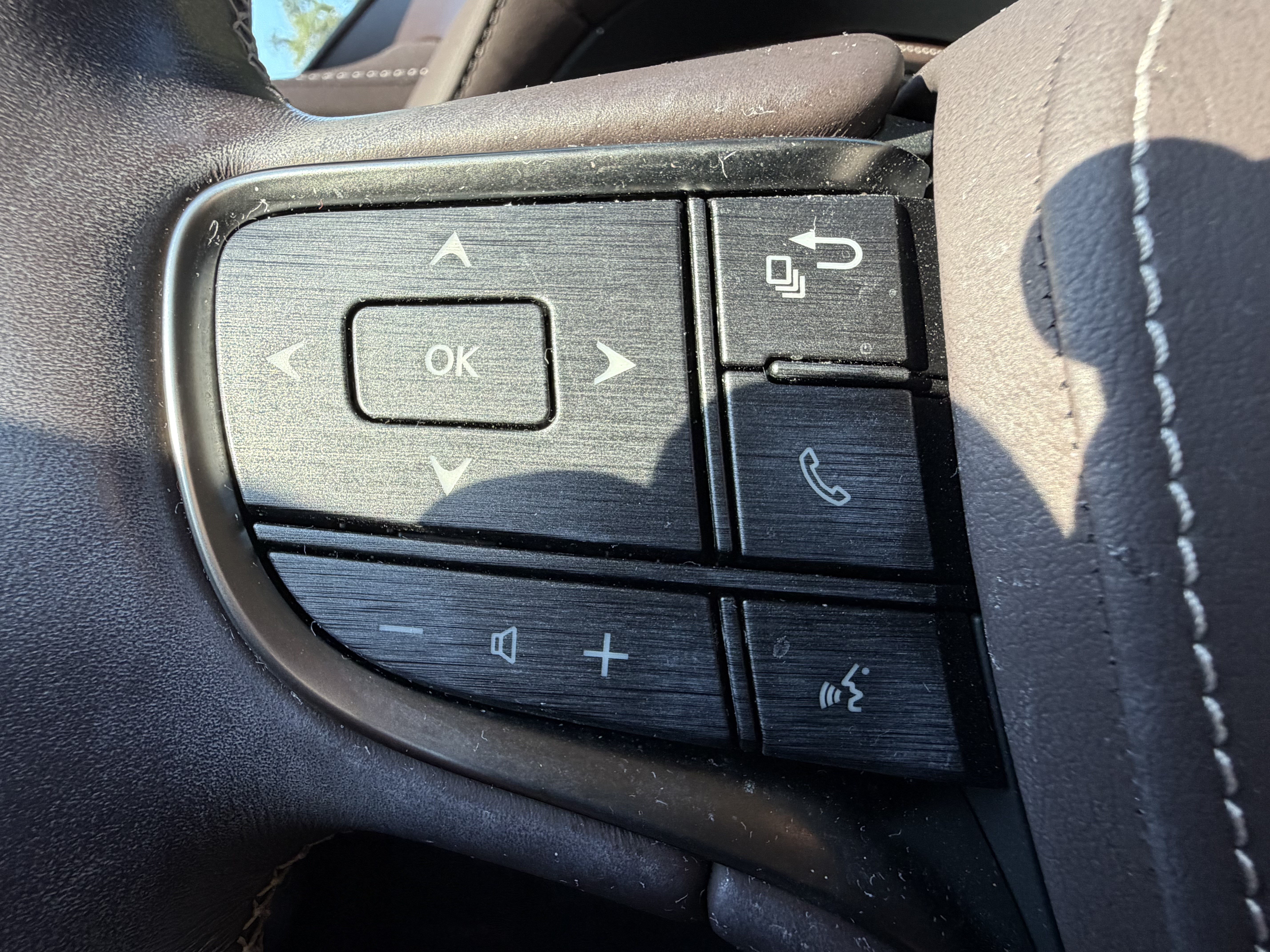 Used 2019 Lexus LS 500 w/ Interior Upgrade Package RWD image 19