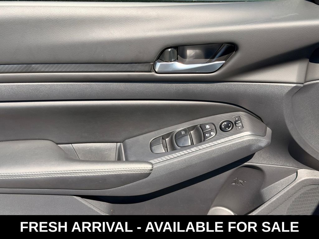 Used 2025 Nissan Altima 2.5 SV w/ SV Special Edition Package image 9