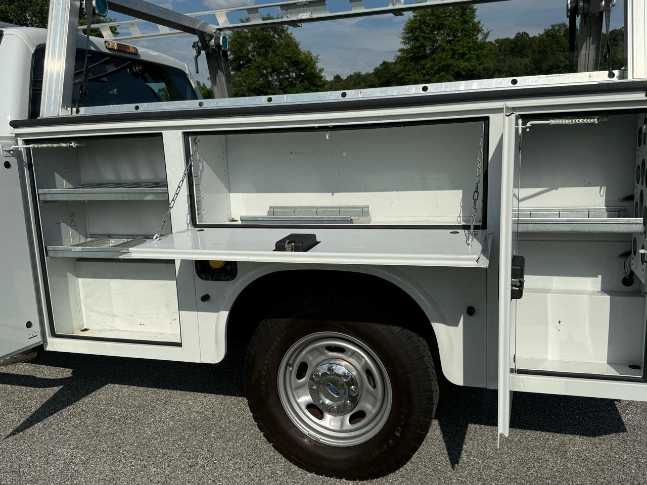 Used 2016 Ford F250 XL w/ Power Equipment Group RWD image 5