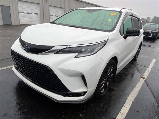Used 2021 Toyota Sienna XSE video 2