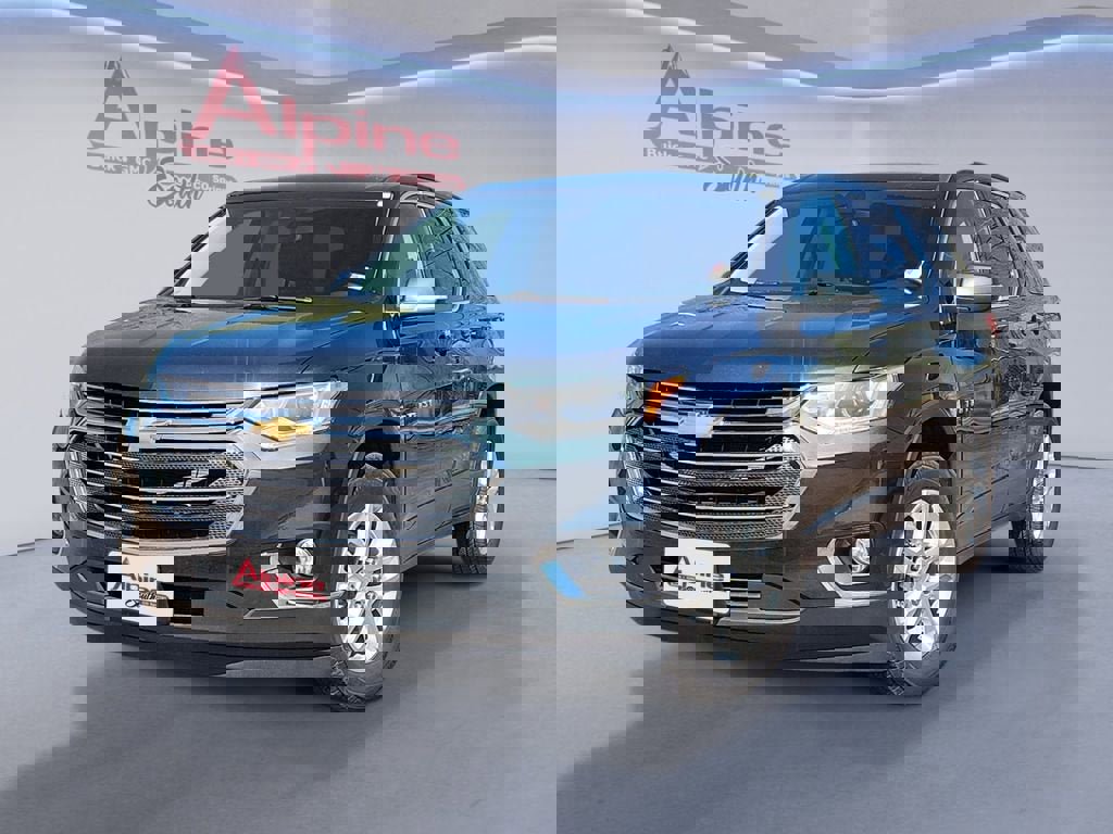 Used 2021 Chevrolet Traverse LT image 1