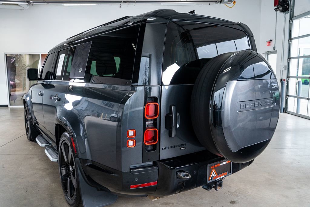 Used 2023 Land Rover Defender 130 X-Dynamic SE image 25