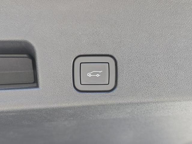 New 2026 Chevrolet Traverse RS w/ LPO, Floor Liner Package FWD image 13