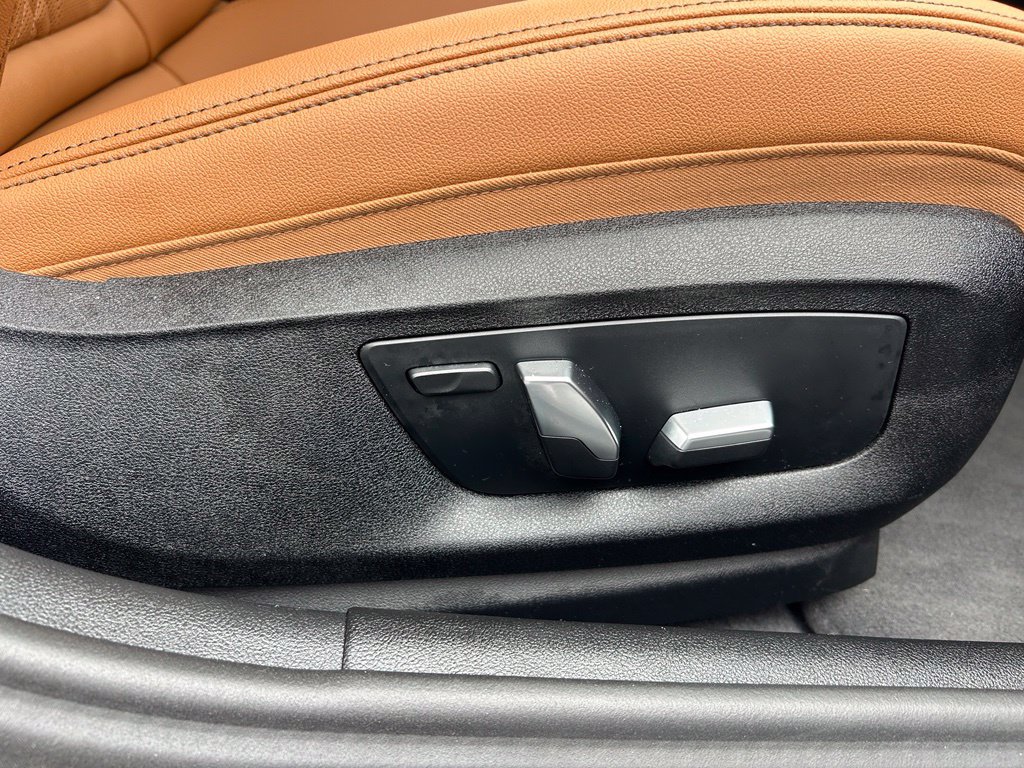 Used 2023 BMW 530e w/ M Sport Package RWD image 59