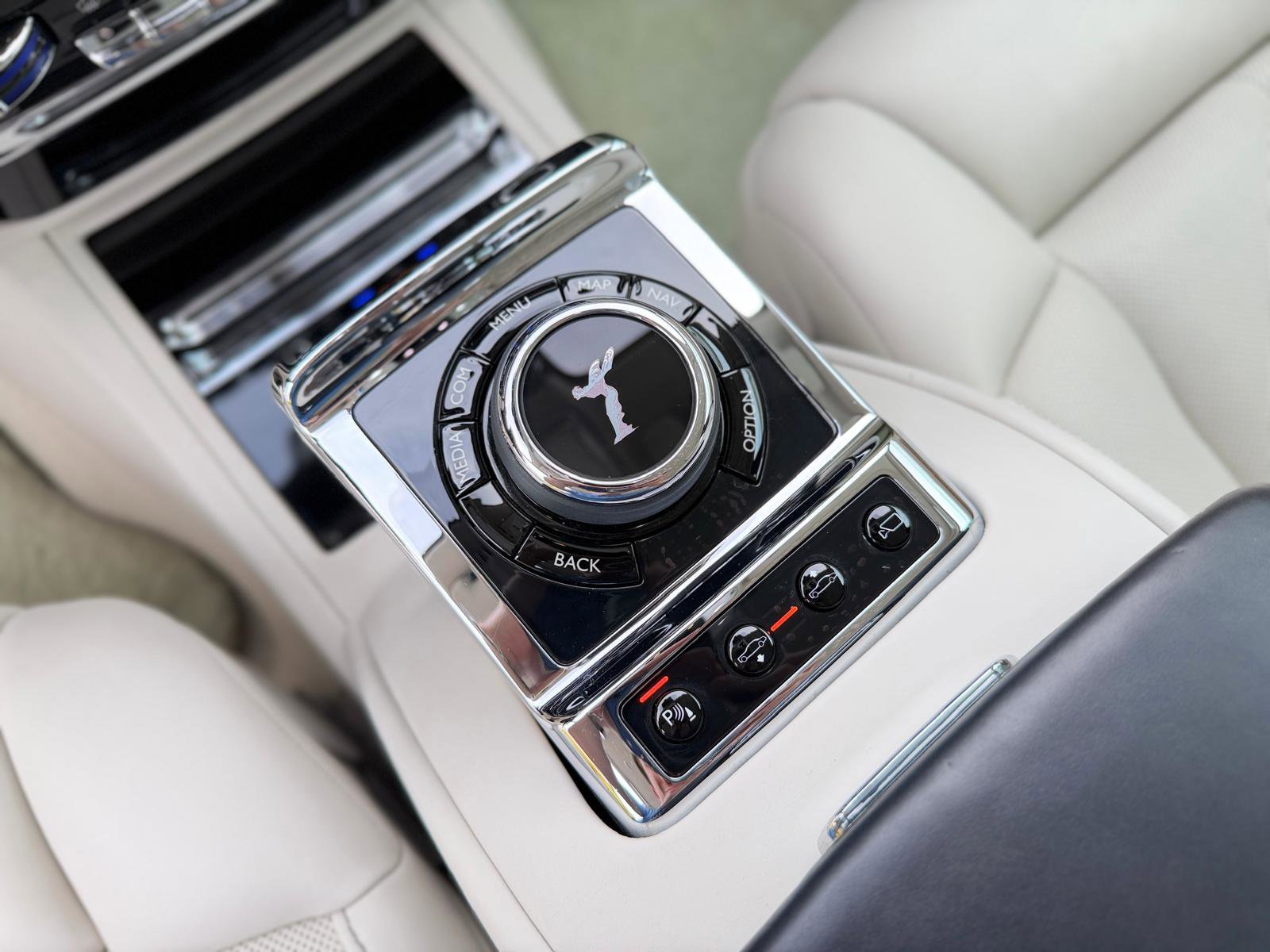 Used 2019 Rolls-Royce Phantom Sedan RWD image 42