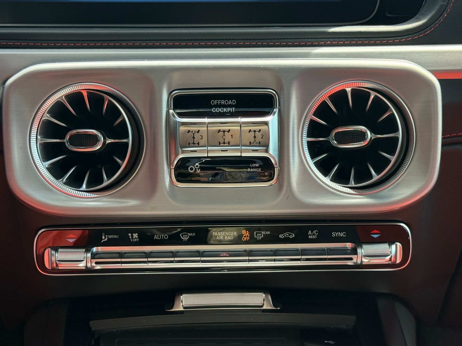 Used 2025 Mercedes-Benz G 63 AMG 4MATIC image 39