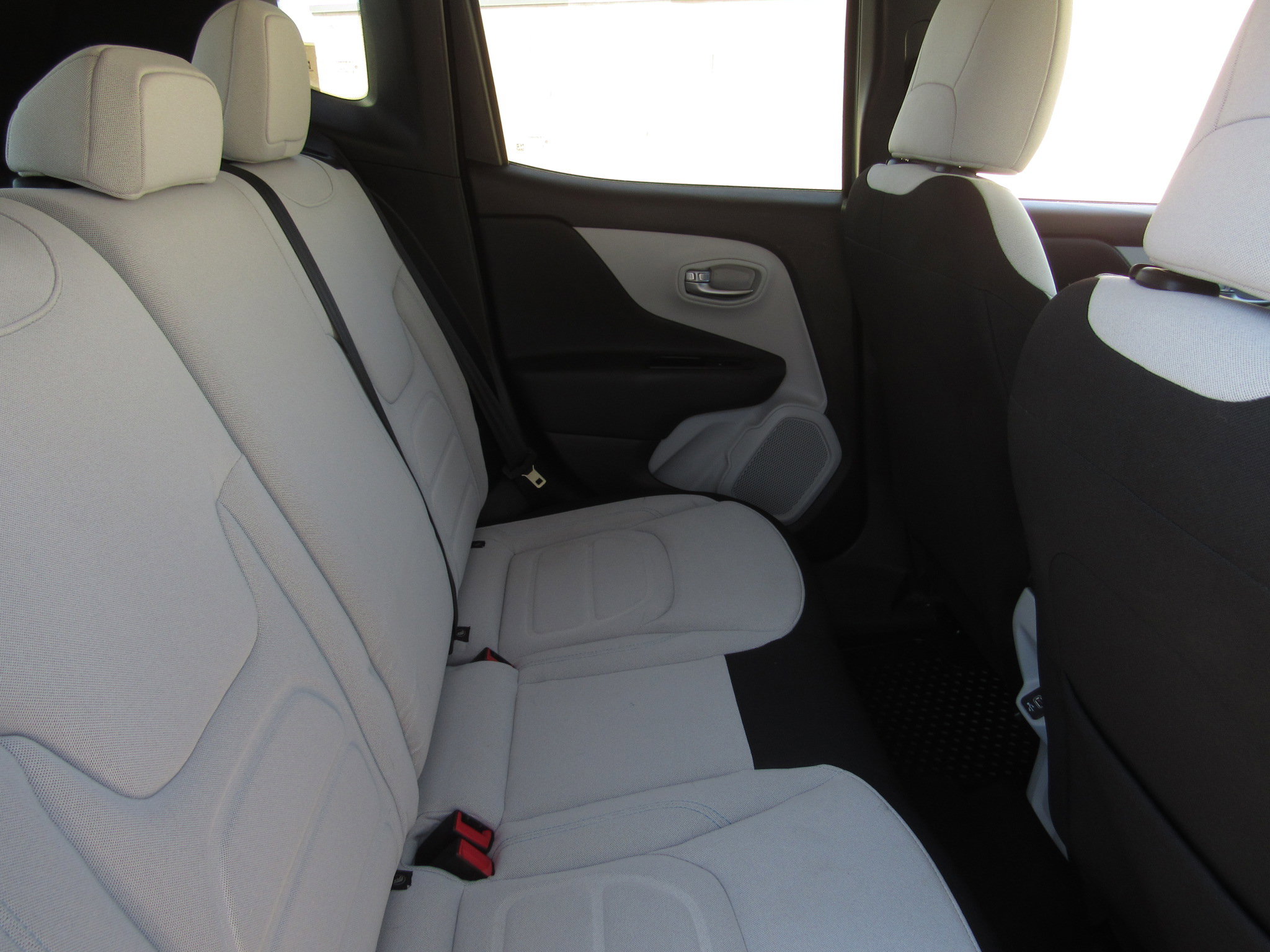 Used 2022 Jeep Renegade Latitude image 11