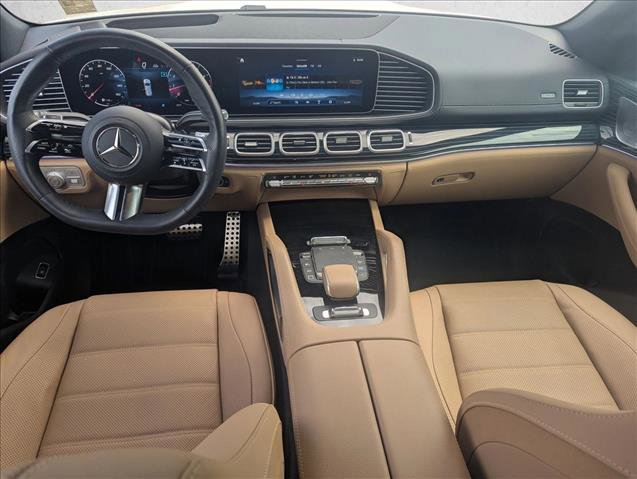 Used 2025 Mercedes-Benz GLS 580 4MATIC image 16
