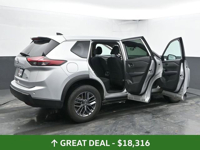 Used 2024 Nissan Rogue S image 57