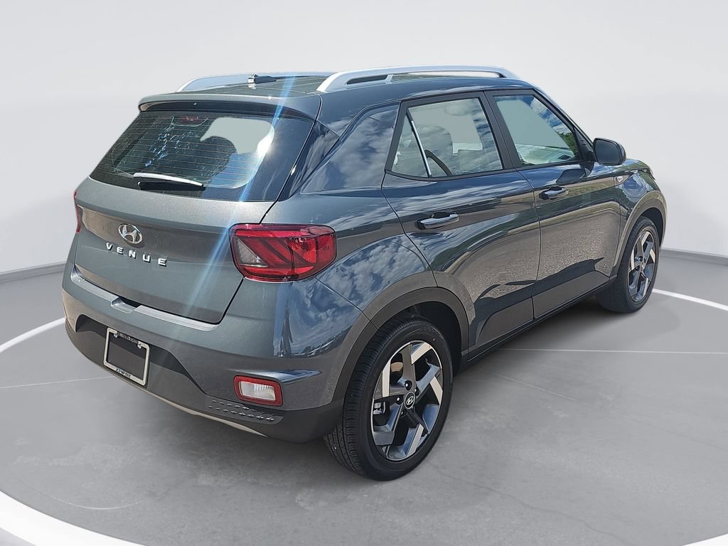 New 2026 Hyundai Venue SEL FWD image 5