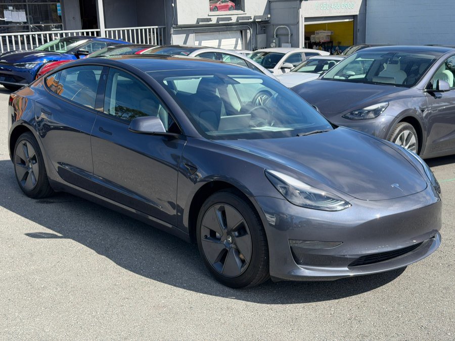 Used 2023 Tesla Model 3 Standard Range image 3