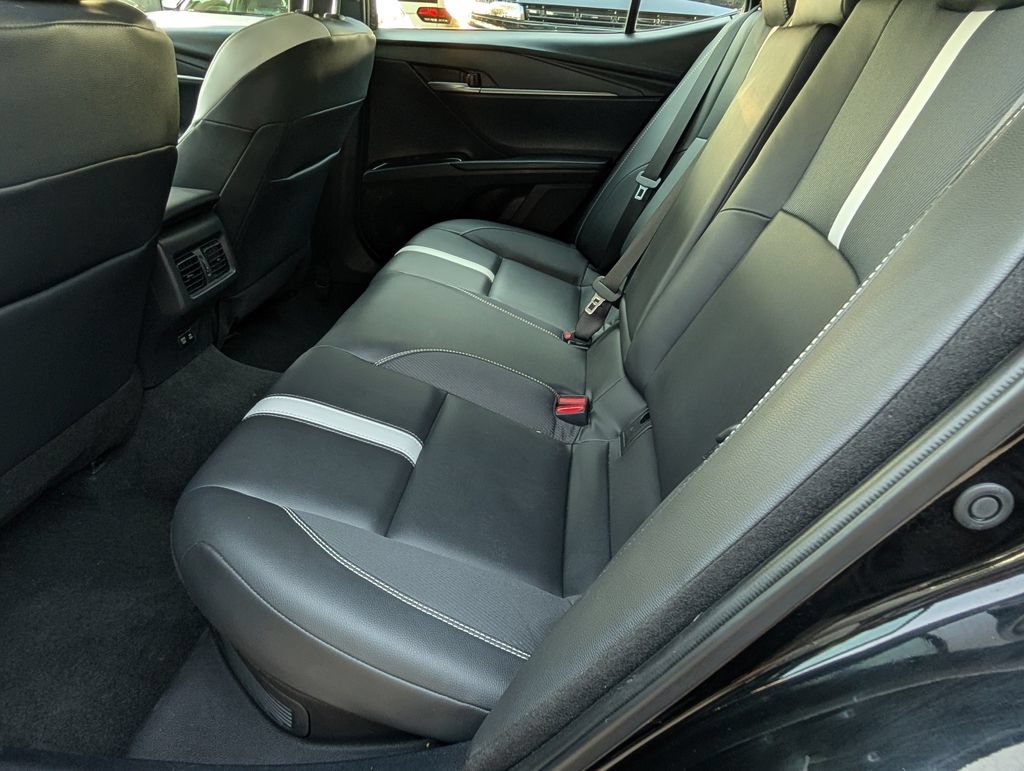 Used 2025 Toyota Camry SE FWD image 19