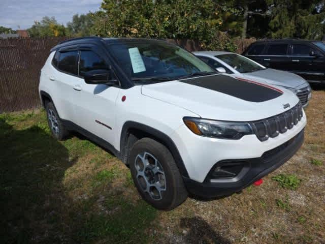 Used 2022 Jeep Compass Trailhawk w/ Trailhawk Convenience Group AWD/4WD image 2