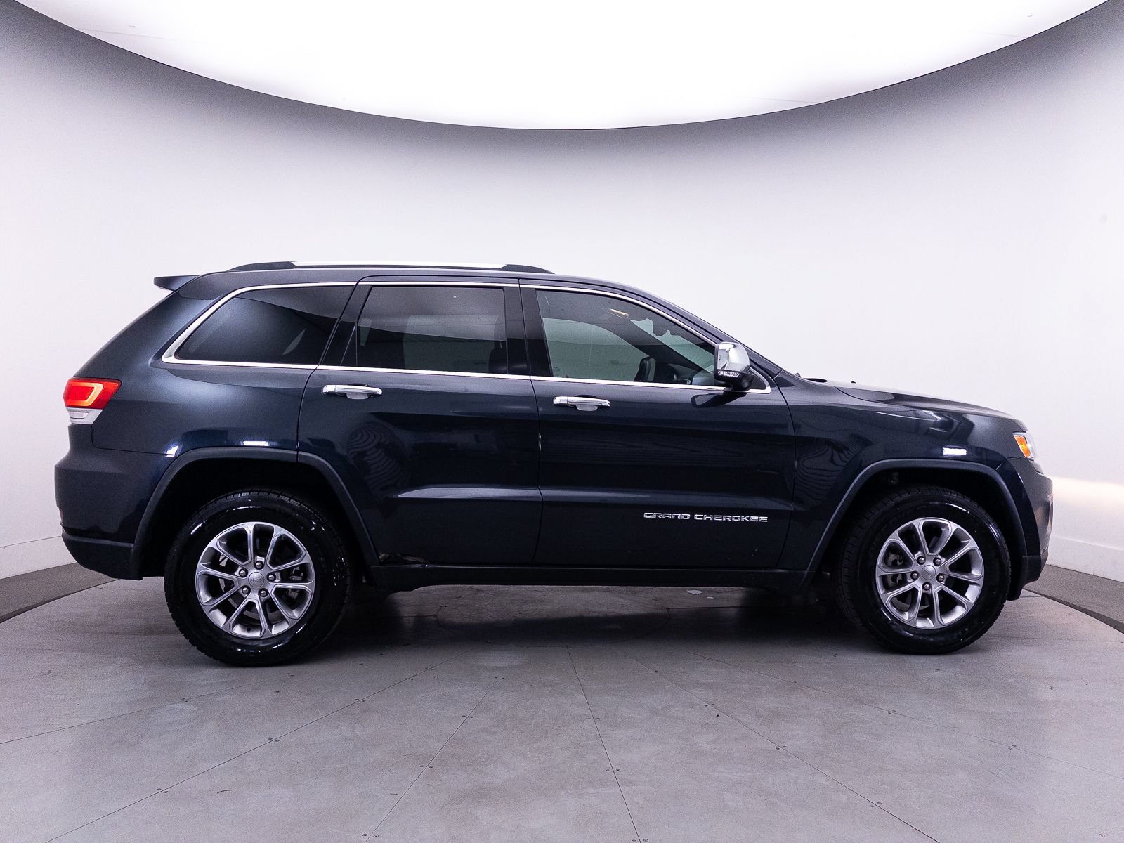 Used 2016 Jeep Grand Cherokee Limited AWD/4WD image 37