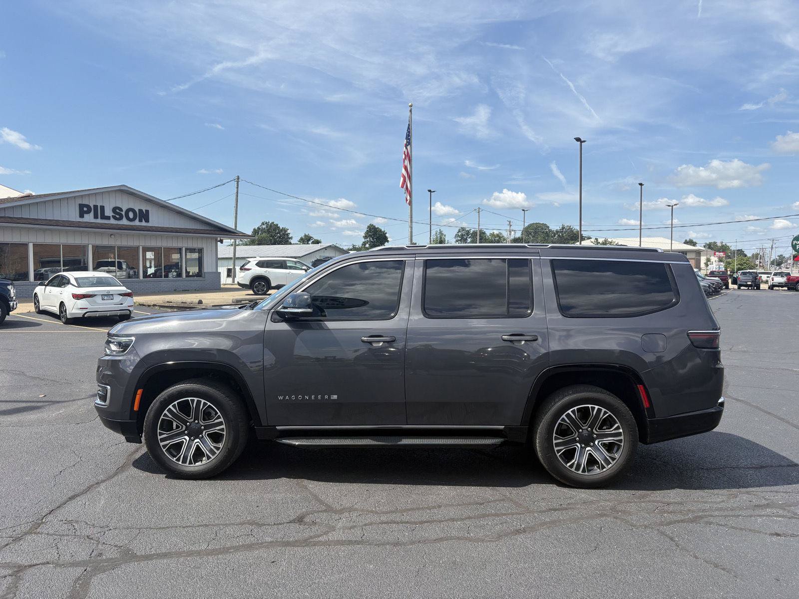 Used 2024 Jeep Wagoneer Series II AWD/4WD image 6