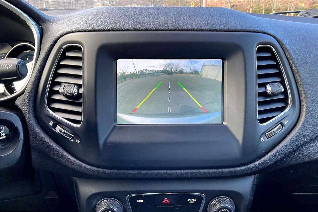 Certified 2019 Jeep Compass Latitude w/ Cold Weather Group image 13