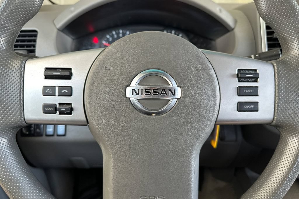 Used 2013 Nissan Frontier SV AWD/4WD image 21