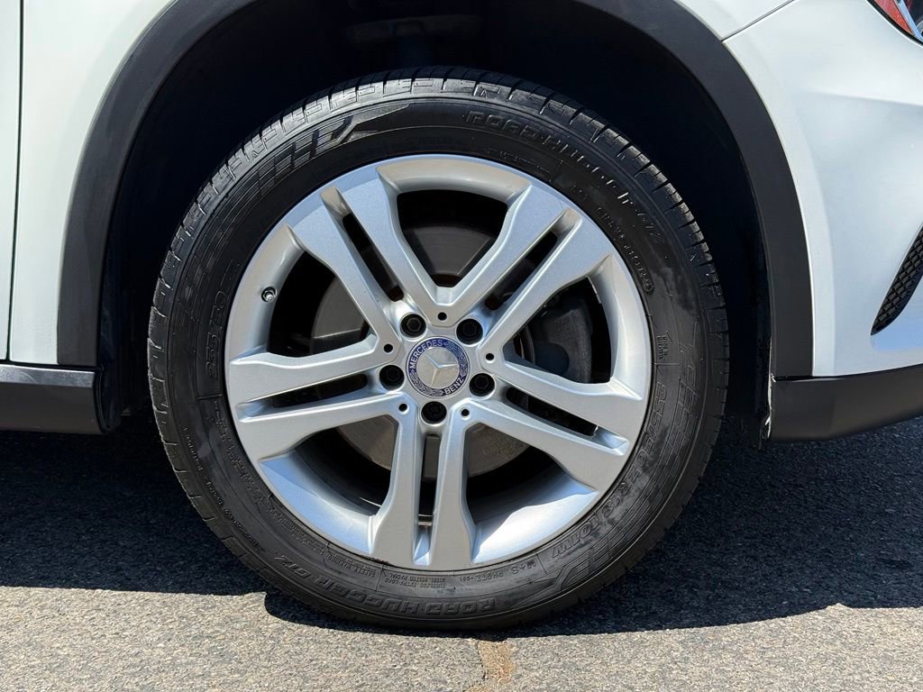Certified 2017 Mercedes-Benz GLA 250 4MATIC image 9