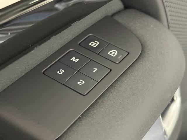 New 2026 Land Rover Discovery S AWD/4WD image 22