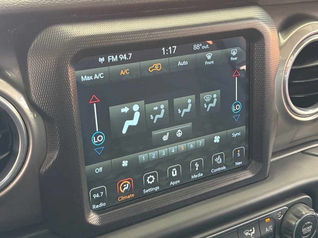 Used 2018 Jeep Wrangler Unlimited Sahara w/ Dual Top Group AWD/4WD image 8