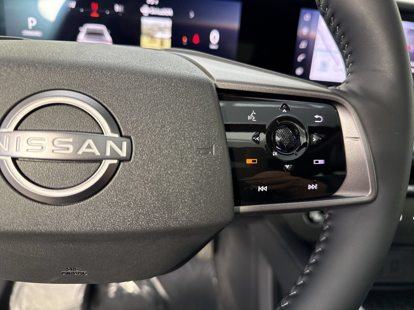 Used 2025 Nissan Murano SL AWD/4WD image 14