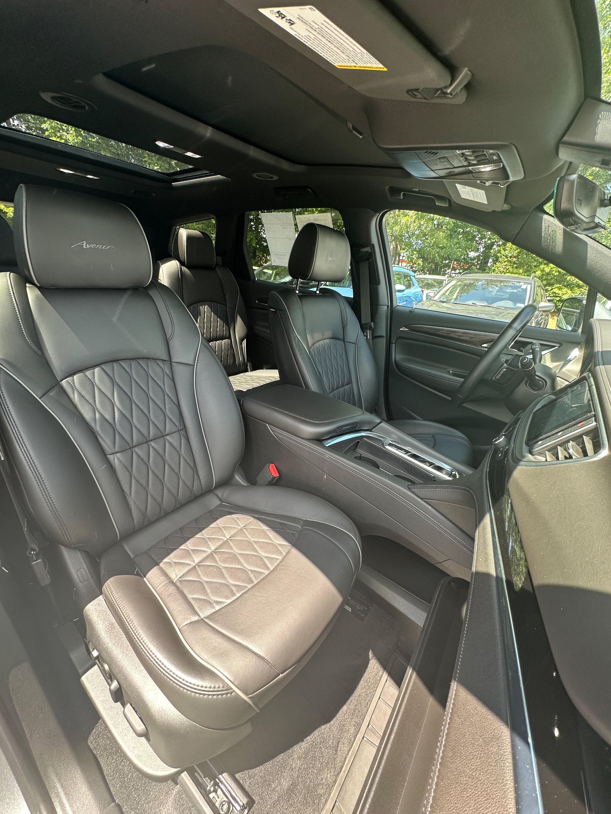 Used 2023 Buick Enclave Avenir w/ Avenir Technology Package AWD/4WD image 13