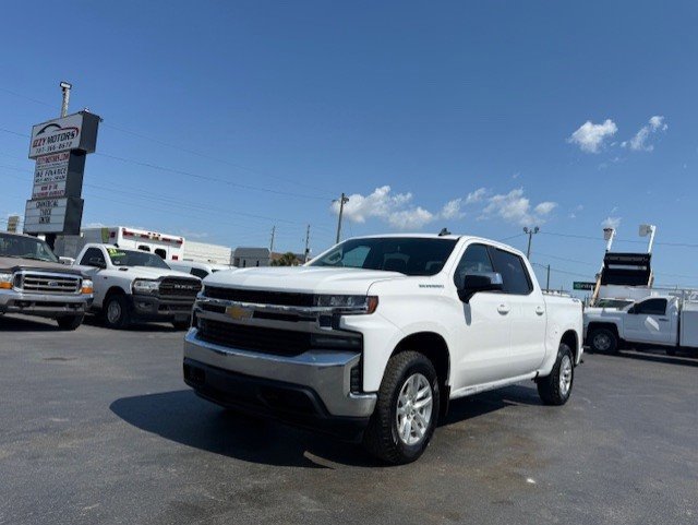 Used 2020 Chevrolet Silverado 1500 LT w/ Convenience Package image 2
