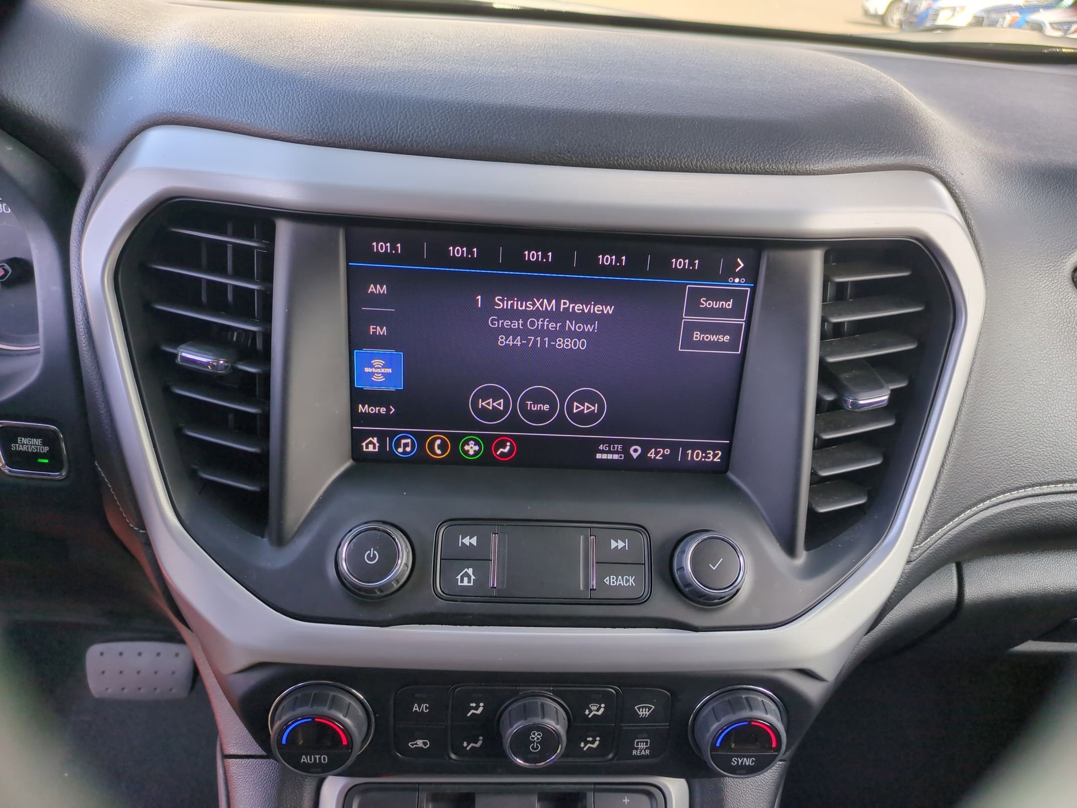 Certified 2023 GMC Acadia SLE w/ Driver Convenience Package image 12