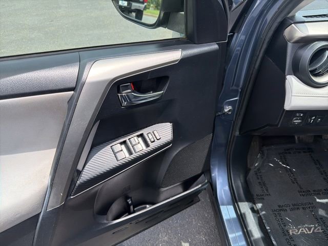Used 2014 Toyota RAV4 XLE FWD image 7