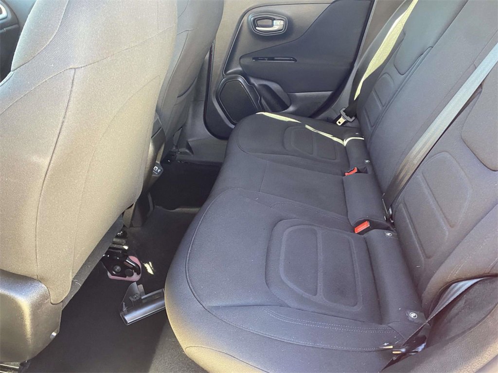 Used 2020 Jeep Renegade Latitude image 14