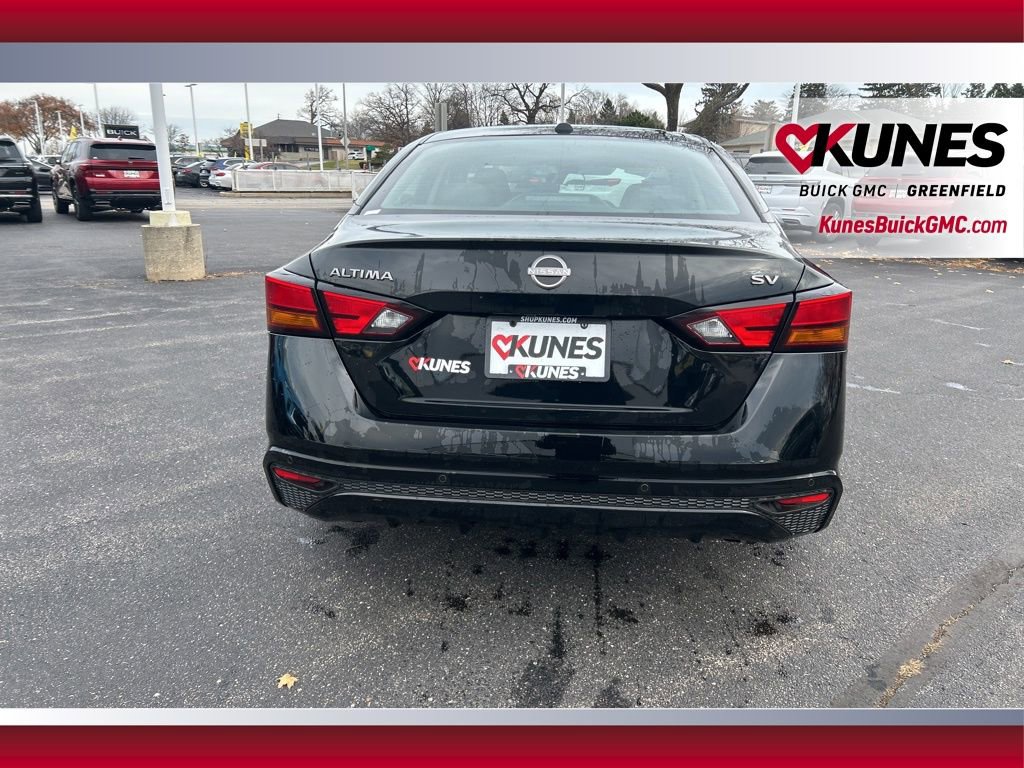 Used 2024 Nissan Altima 2.5 SV image 8