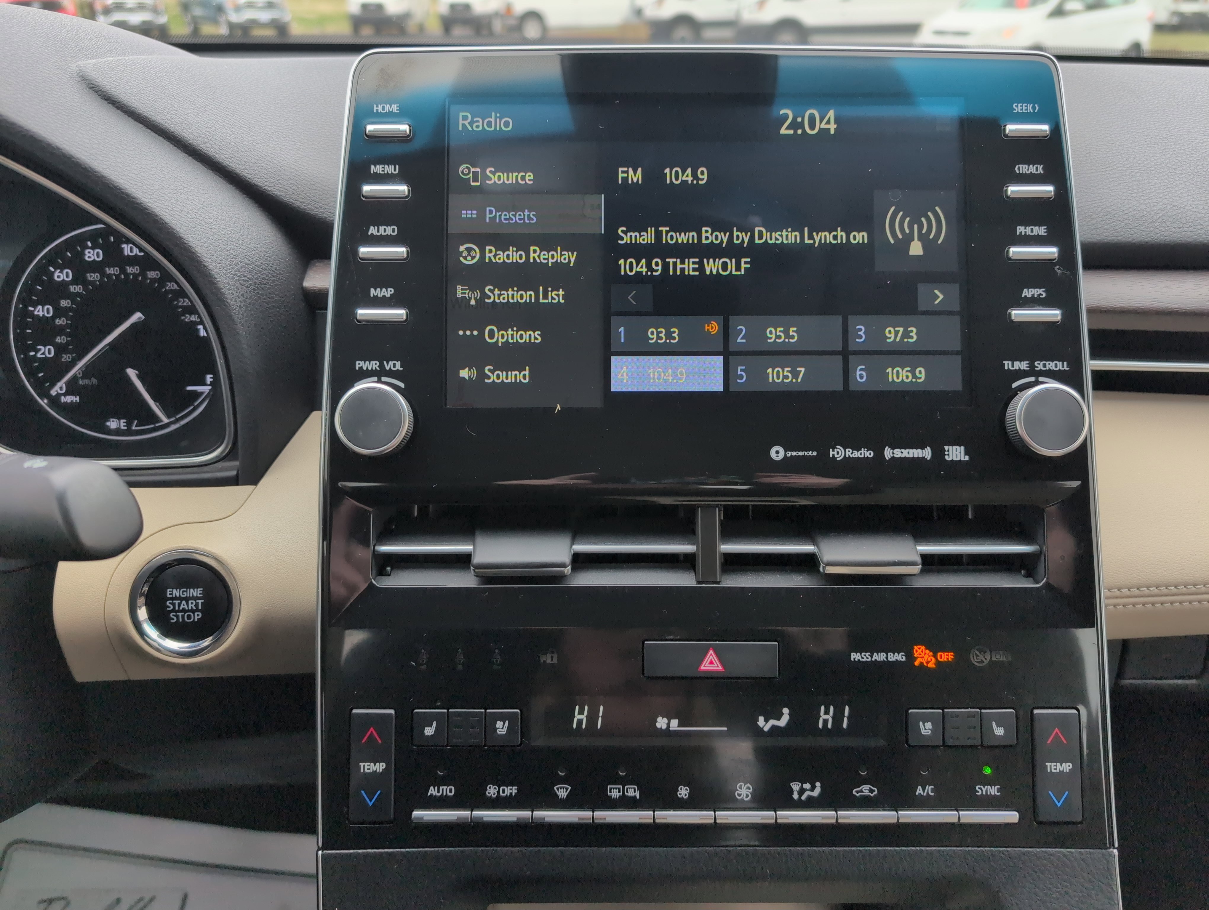 Used 2019 Toyota Avalon Limited image 28