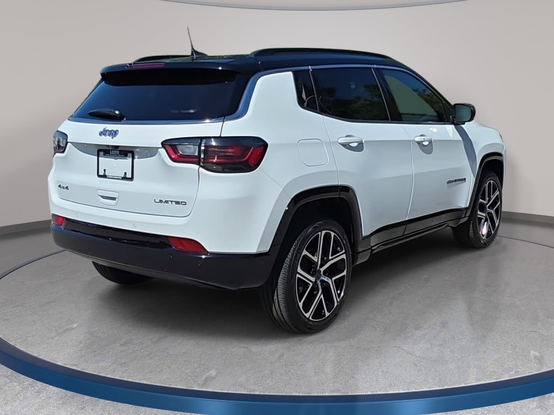 Used 2025 Jeep Compass Limited w/ Elite Group AWD/4WD image 6
