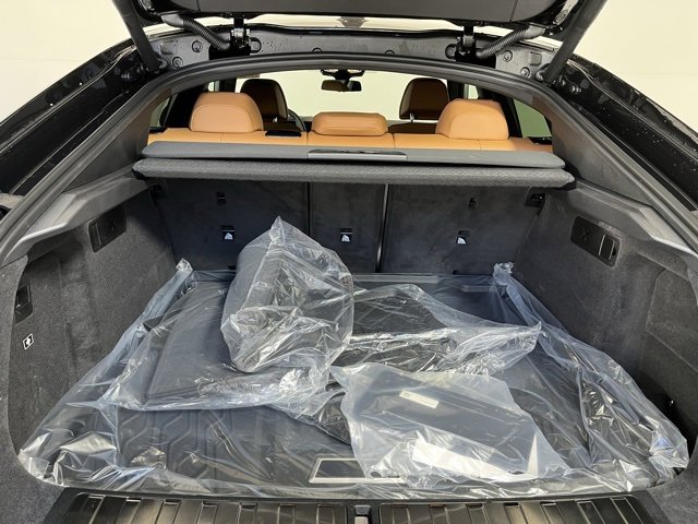 New 2026 BMW X6 M60i w/ Parking Assistance Package image 21