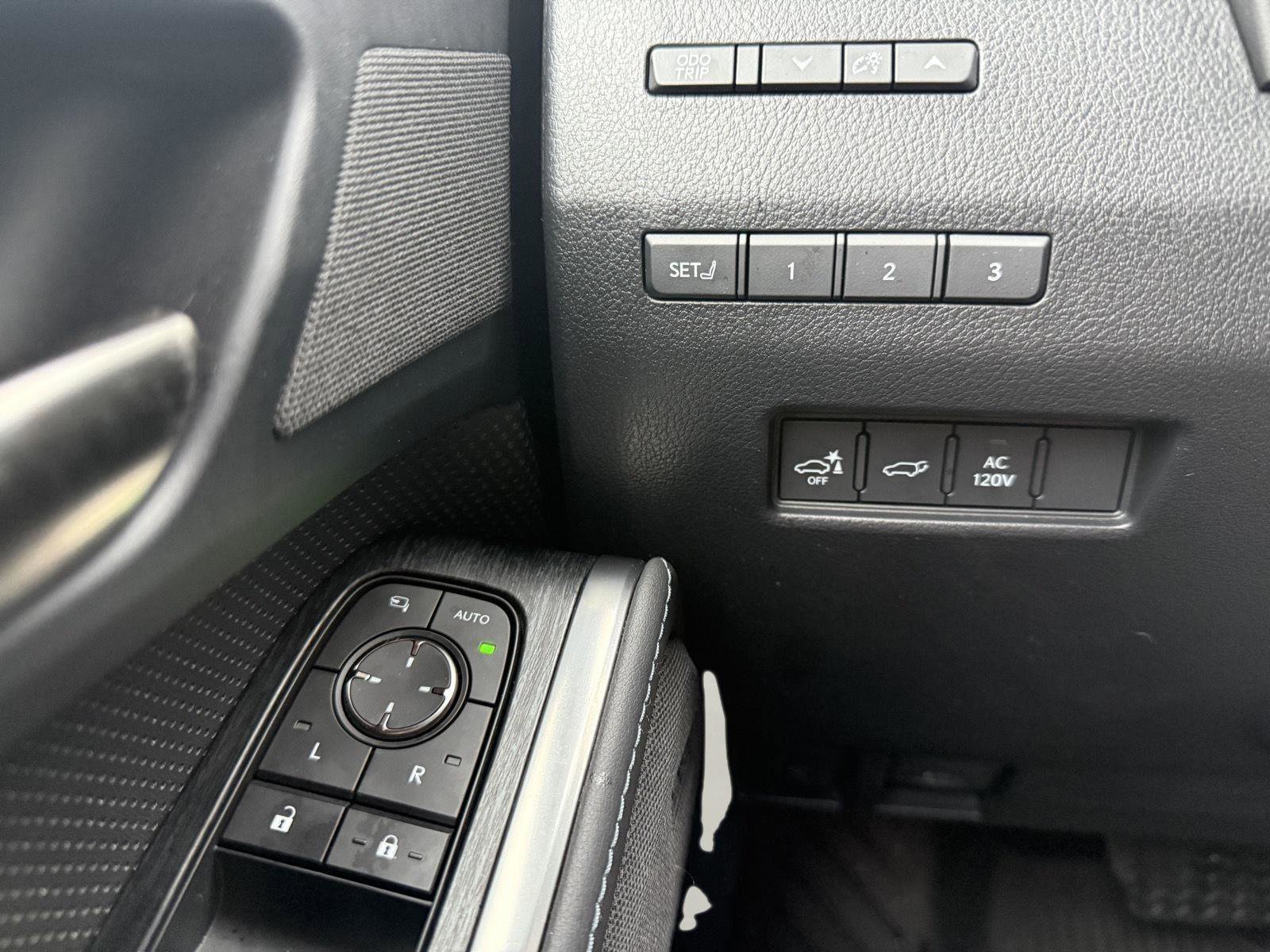 Used 2024 Lexus GX 550 image 18