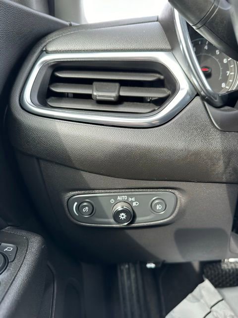 Used 2021 Chevrolet Equinox LT image 34