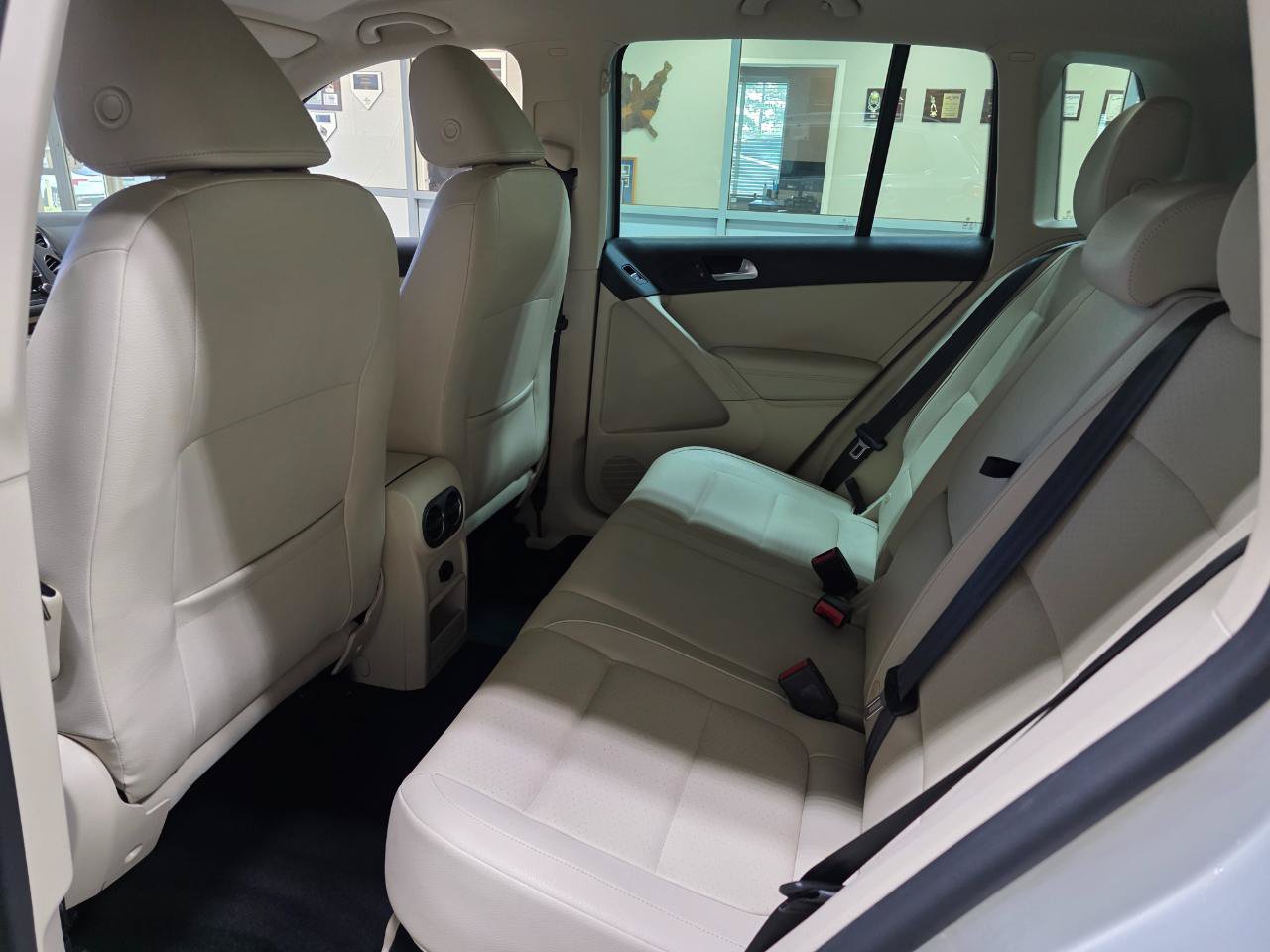 Used 2014 Volkswagen Tiguan SEL FWD image 19