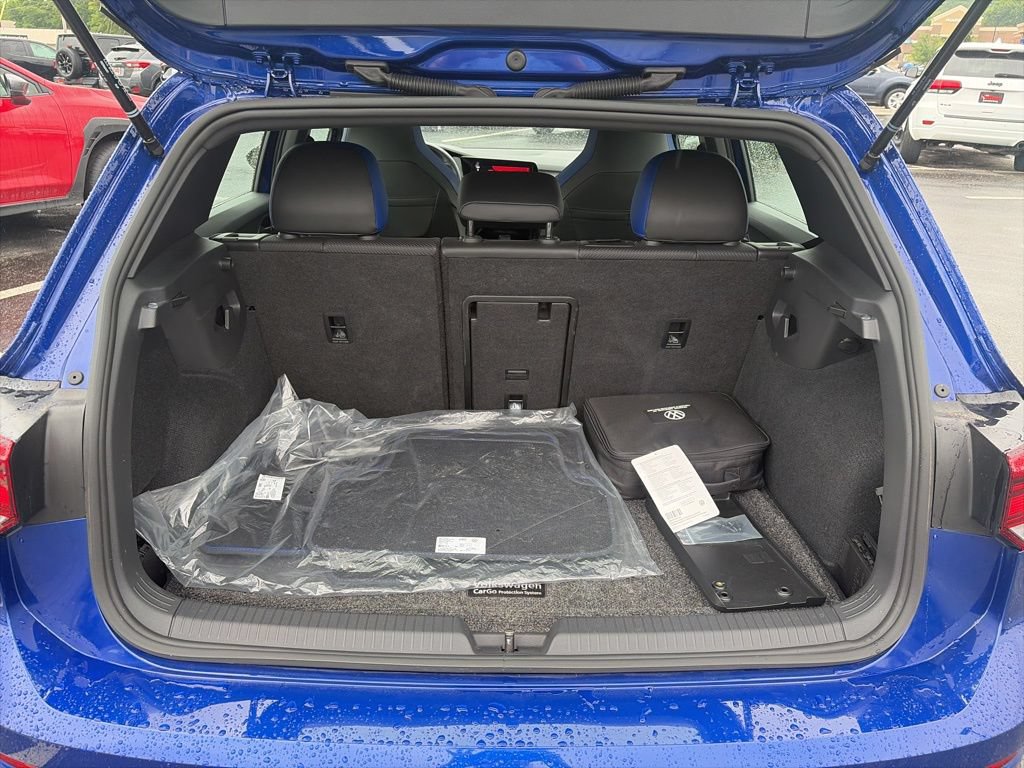 Used 2024 Volkswagen Golf R AWD/4WD image 35
