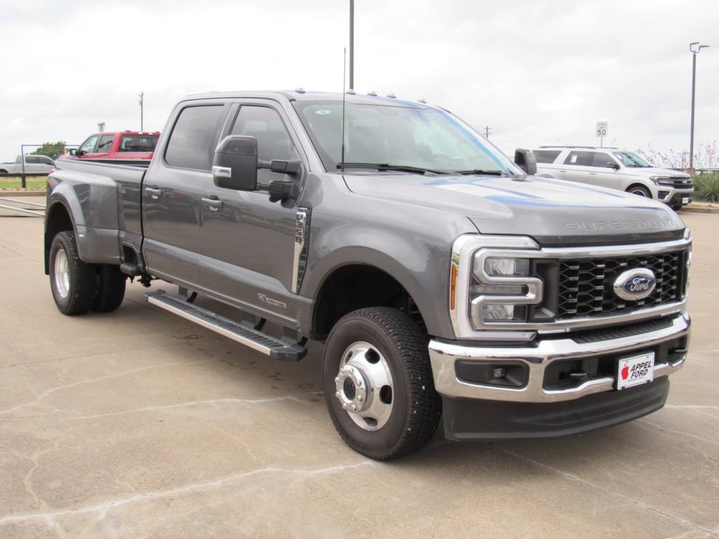 New 2026 Ford F350 Lariat AWD/4WD image 1