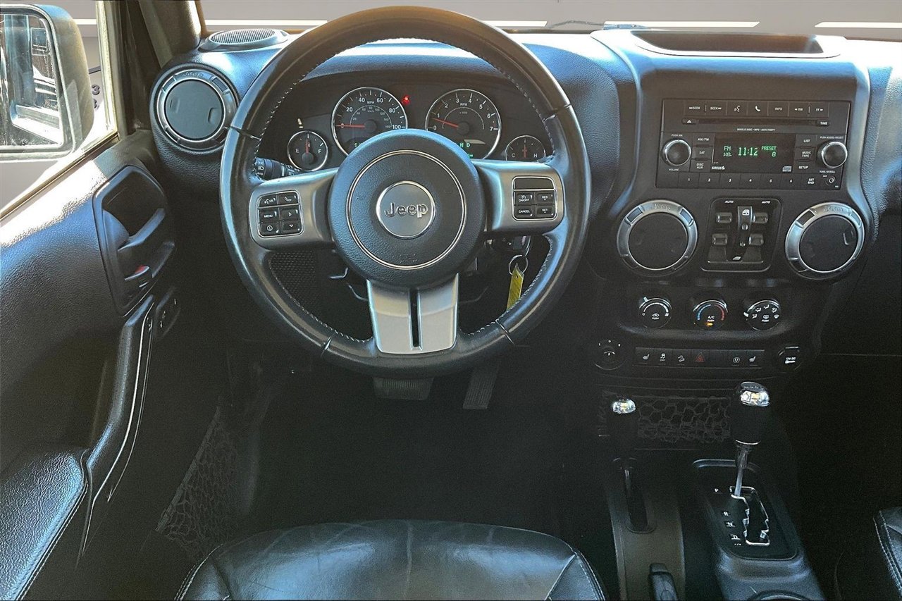 Used 2018 Jeep Wrangler Unlimited Sahara image 9
