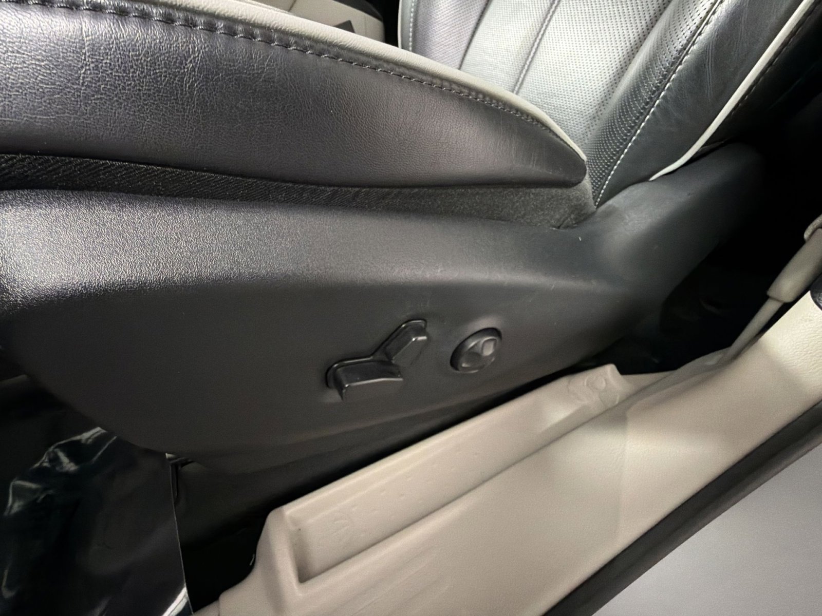 Used 2024 Chrysler Pacifica Limited image 14