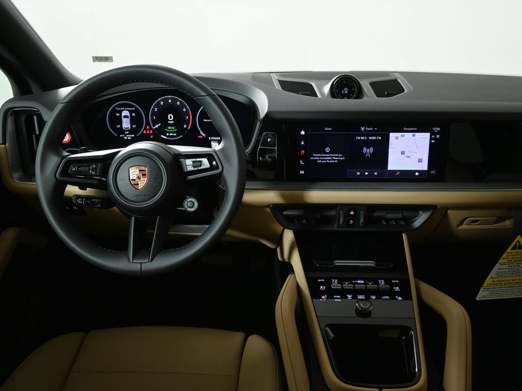 Used 2026 Porsche Cayenne E-Hybrid AWD/4WD image 16