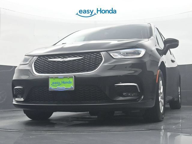 Used 2023 Chrysler Pacifica Touring-L FWD image 29